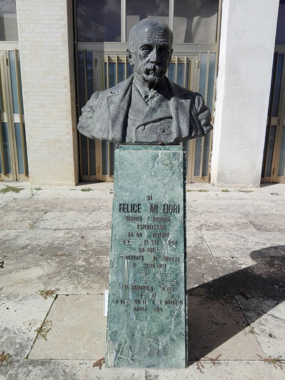 Felice Migliori's bust, Cosenza (6).jpeg
